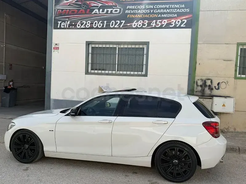 Usado BMW 118 Sport Line 143 CV (105 kW) 2013 Blanco Utilitario