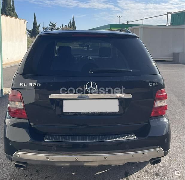 Usado Mercedes ML320 224 CV (164 kW) 2006 Negro SUV