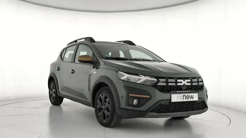 Usado Dacia Sandero Extreme 100 CV (73 kW) 2025 Verde Berlina