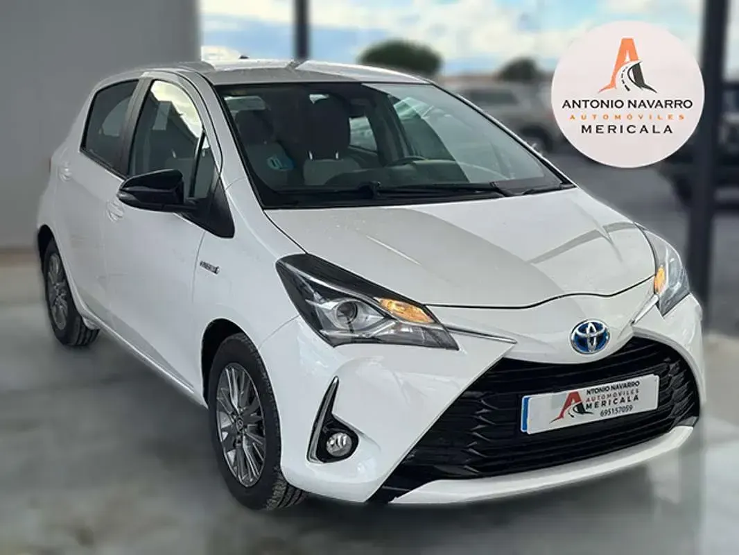 Usado Toyota Yaris Active 99 CV (72 kW) 2018 Blanco Utilitario