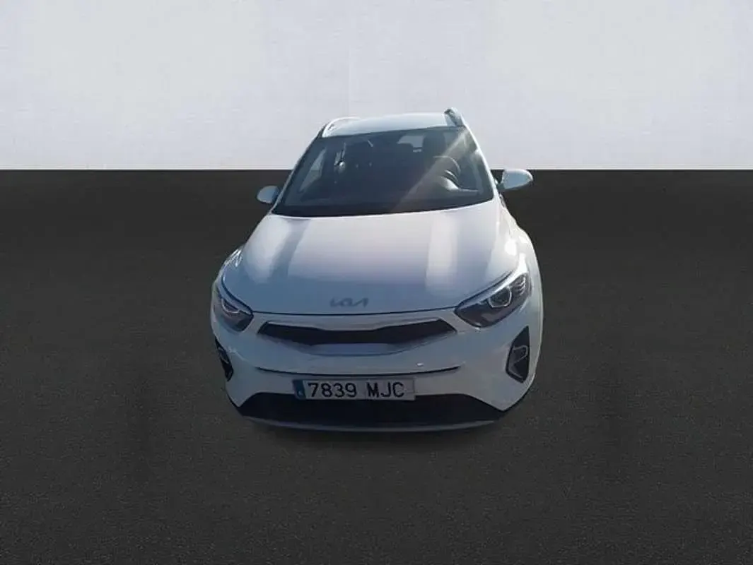 Usado Kia Stonic 84 CV (61 kW) 2023 Blanco SUV