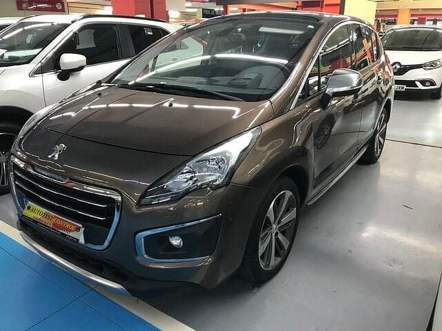 Usado Peugeot 3008 Allure 131 CV (96 kW) 2015 Gris Monovolumen