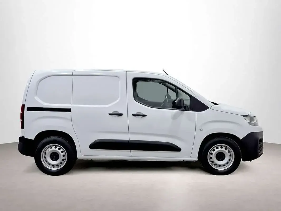Usado Citroën Berlingo 100 kW (137 CV) 2023 Blanco Monovolumen