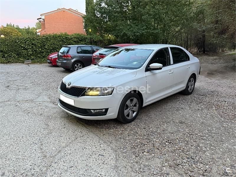 Blanco Usado 2017 Skoda Rapid Ambition Berlina | 7000 € (Un poco caro) - Imagen 1/4