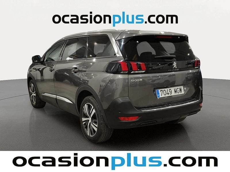 Usado Peugeot 5008 Allure 131 CV (96 kW) 2023 Gris plata SUV