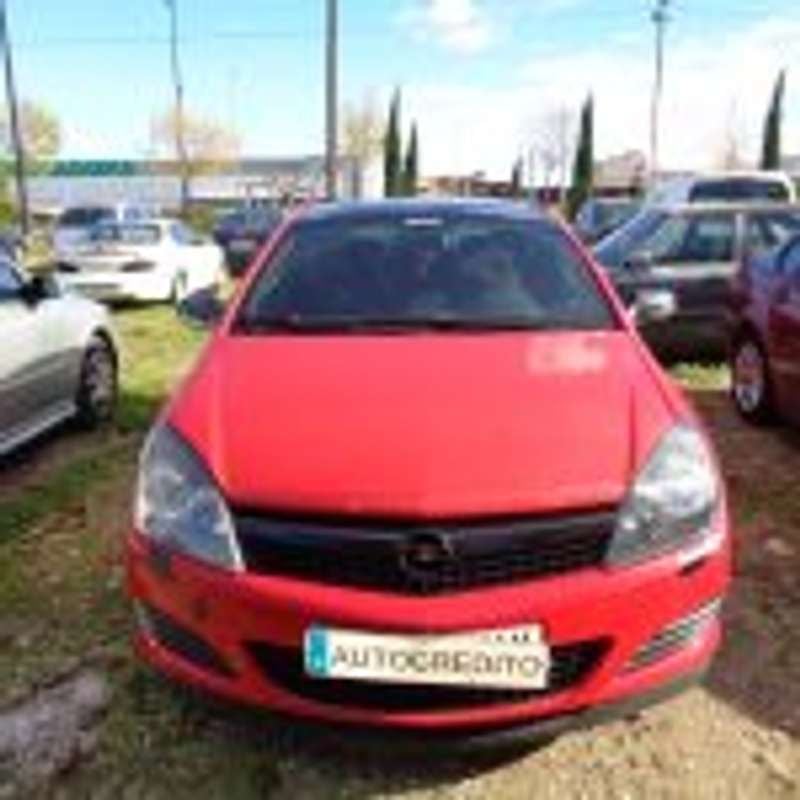 Rojo Usado 2007 Opel Astra GTC Cosmo Utilitario | 3600 € (Un poco caro) - Imagen 1/4