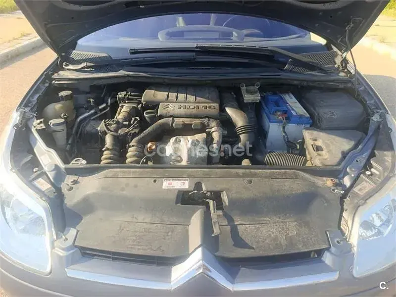 Usado Citroën C4 VTR Sport 92 CV (67 kW) 2005 Gris / plata Berlina