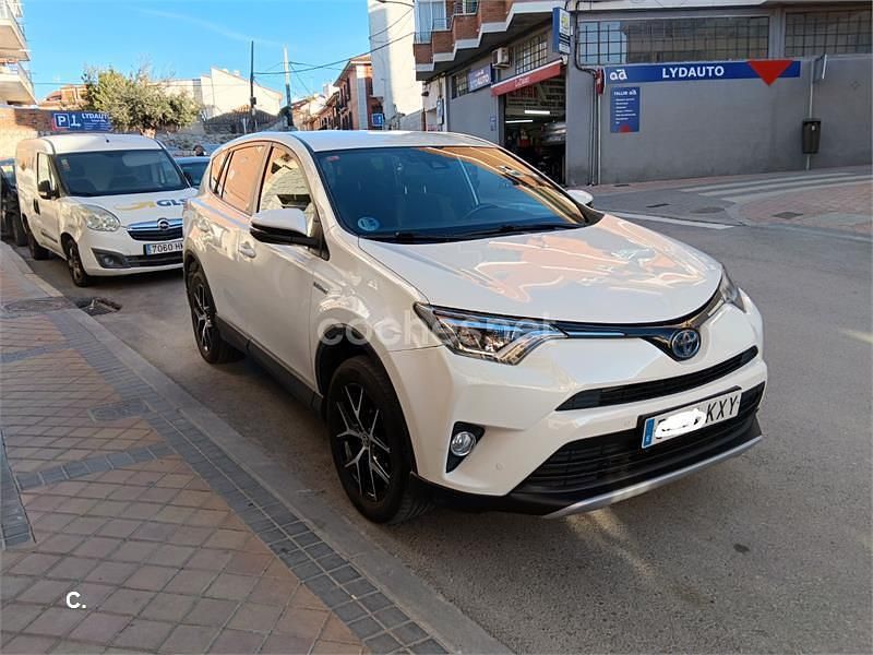 Usado Toyota RAV4 Hybrid 197 CV (144 kW) 2019 Blanco SUV