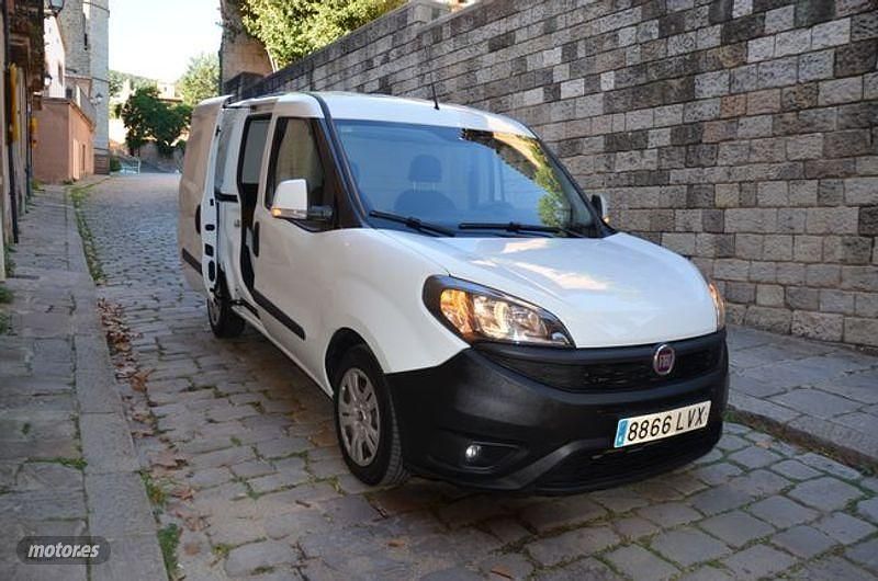 Usado Fiat Doblò 91 CV (66 kW) 2022 Blanco Monovolumen