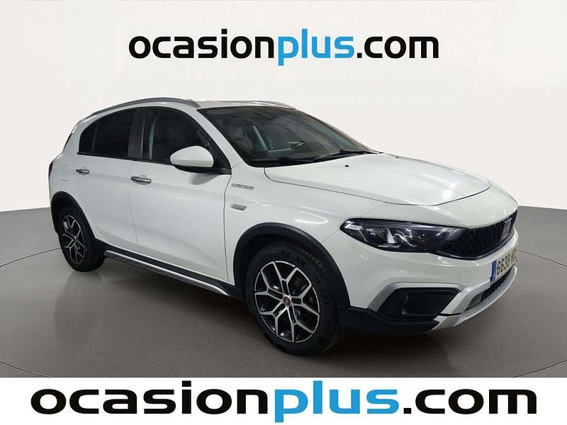 Usado Fiat Tipo Cross 130 CV (95 kW) 2023 Blanco Berlina