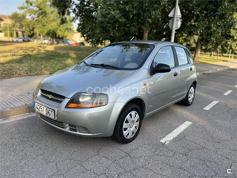 Gris / plata Usado 2005 Chevrolet Kalos SE Berlina | 2550 € (Precio justo) - Imagen 1/4