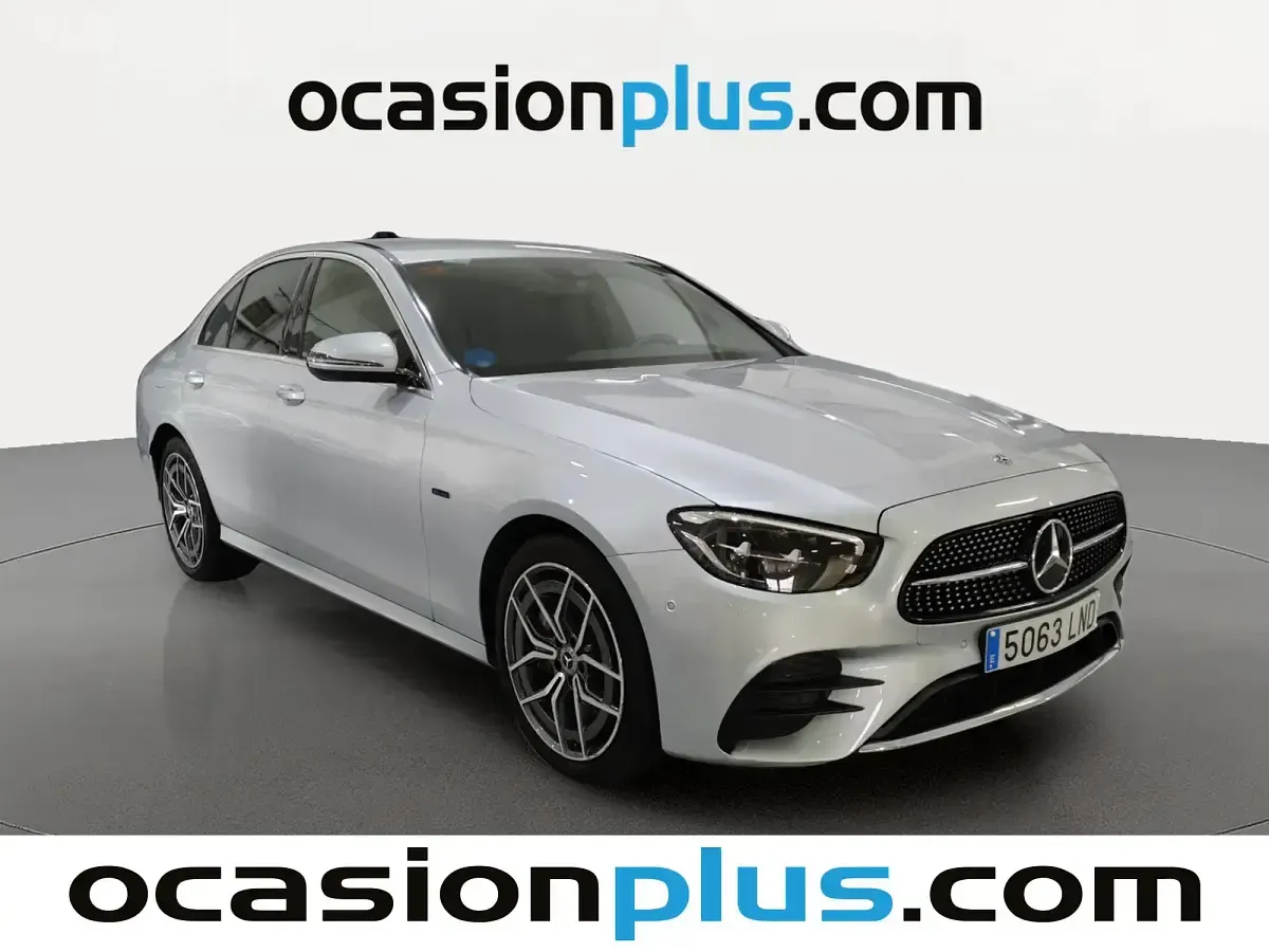 Używany Mercedes E300 320 KM (235 kW) 2021 Szary Sedan/Limuzyna