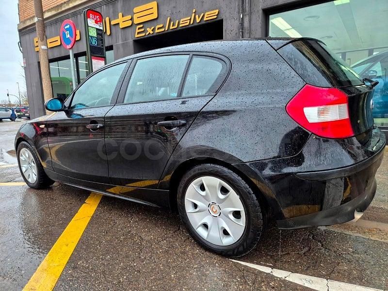 Usado BMW 116 115 CV (84 kW) 2006 Negro Utilitario