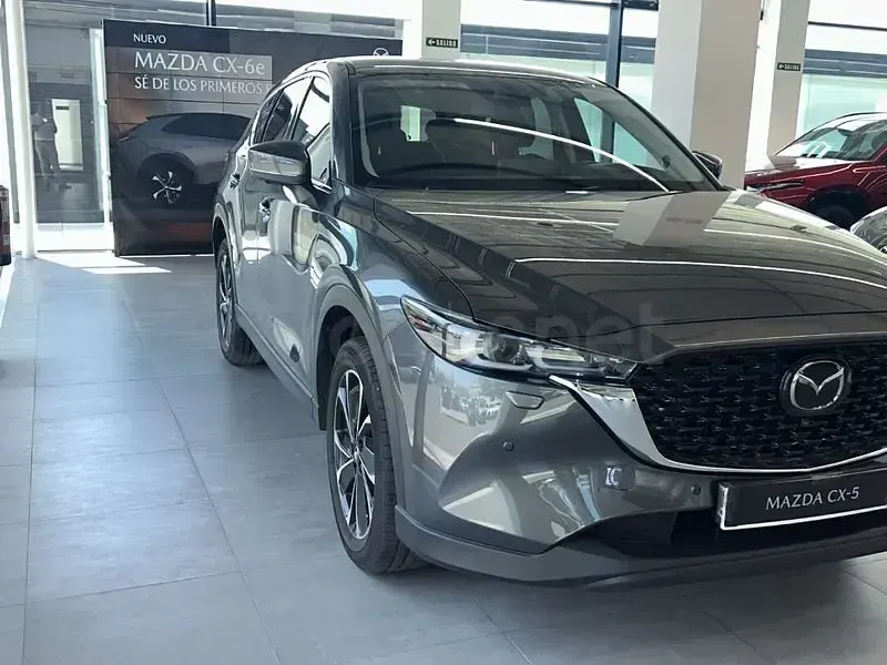 Usado Mazda CX-5 Exclusive-Line 165 CV (121 kW) 2023 Gris / plata SUV