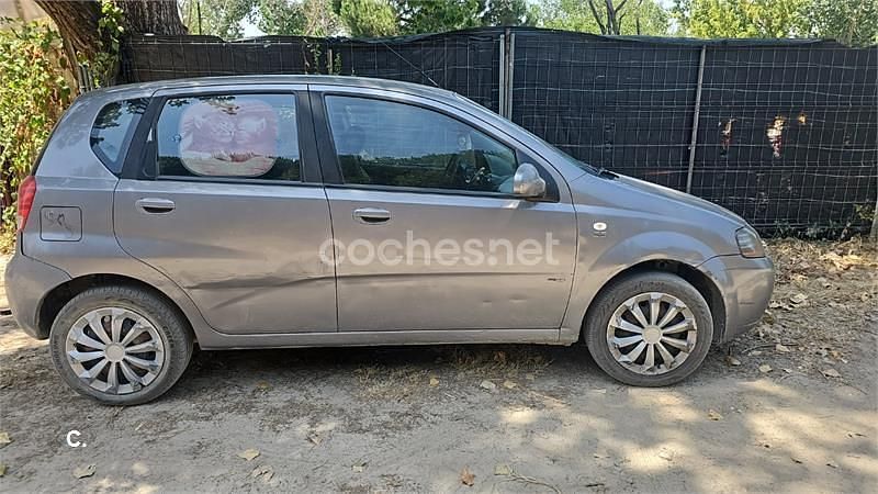 Usado Chevrolet Kalos SE 94 CV (69 kW) 2007 Gris / plata Berlina