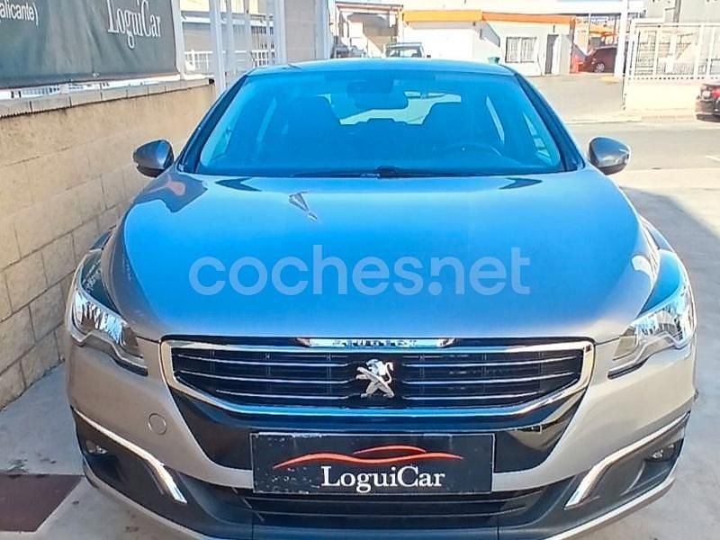 Usado Peugeot 508 Active 150 CV (110 kW) 2018 Gris / plata Berlina