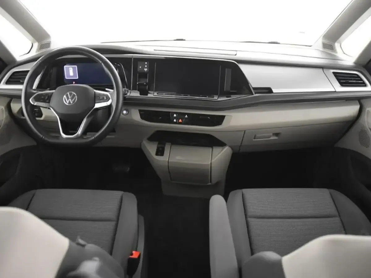Usado VW Multivan 150 CV (110 kW) 2025 Gris/plata Monovolumen