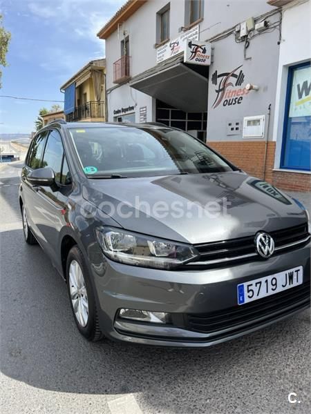 Usado VW Touran Edition 115 CV (84 kW) 2017 Gris / plata Monovolumen
