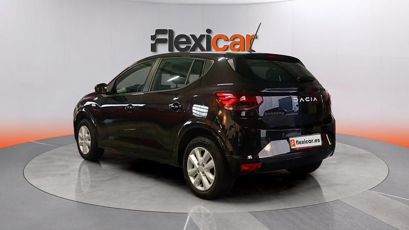 Usado Dacia Sandero Expression 91 CV (66 kW) 2023 Negro Berlina