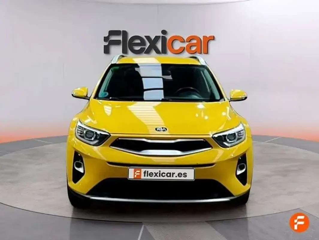 Usado Kia Stonic 84 CV (61 kW) 2018 Amarillo SUV