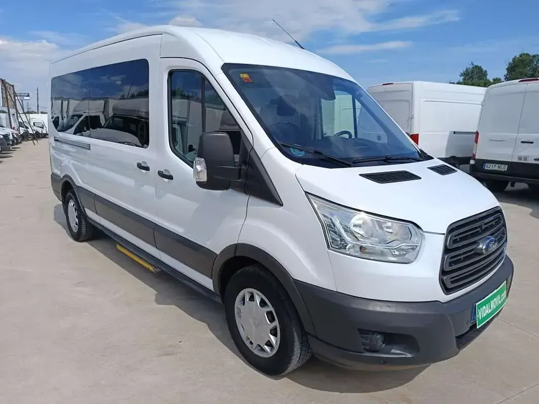 Usado Ford Transit Trend 131 CV (96 kW) 2019 Blanco Familiar