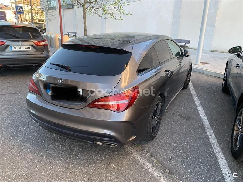 Usado Mercedes CLA200 Shooting Brake 136 CV (100 kW) 2018 Gris / plata Familiar