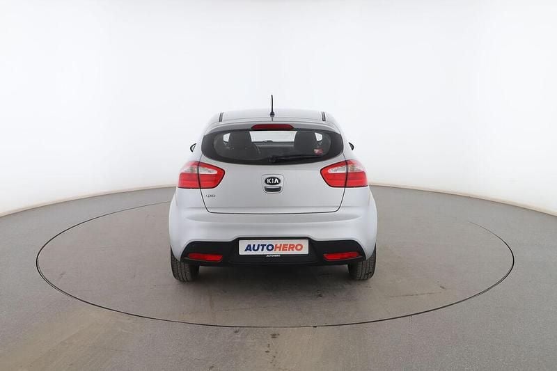 Usado Kia Rio 85 CV (62 kW) 2014 Gris Utilitario