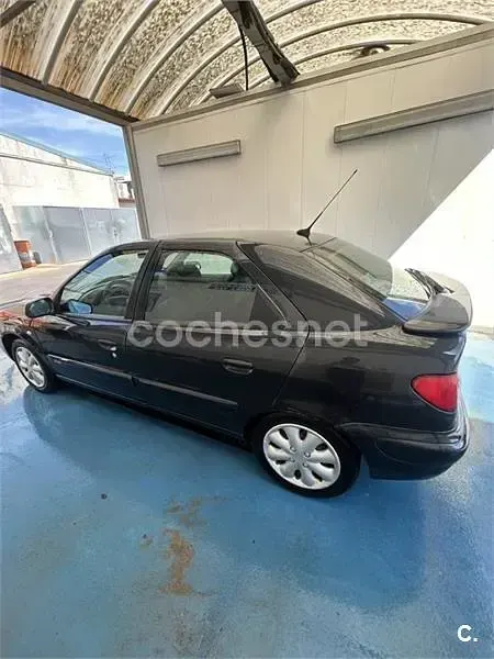 Usado Citroën Xsara Exclusive 90 CV (66 kW) 2001 Azul Berlina