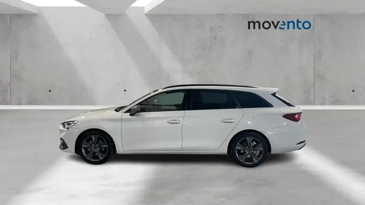 Usado Seat Leon FR 110 CV (80 kW) 2023 Blanco Familiar