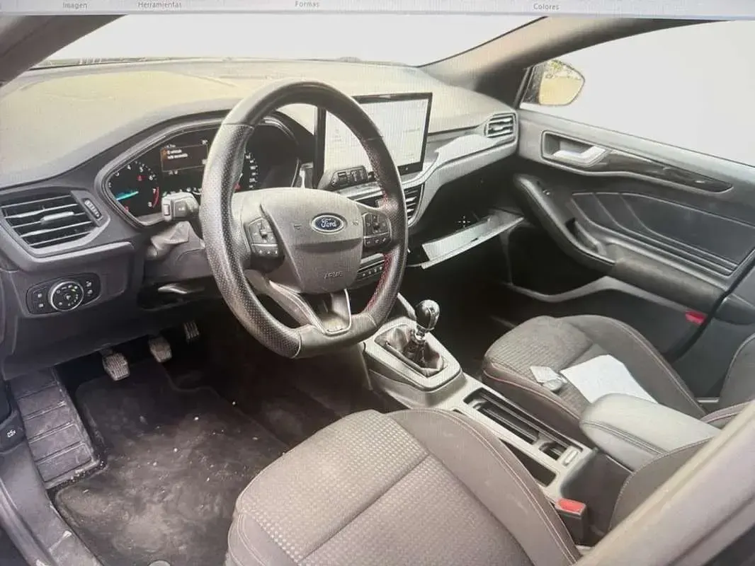 Usado Ford Focus ST-Line 155 CV (114 kW) 2023 Negro Utilitario