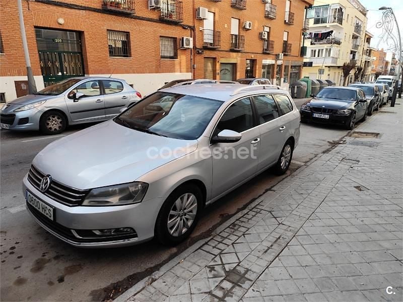 Usado VW Passat Advance 140 CV (102 kW) 2011 Gris / plata Familiar