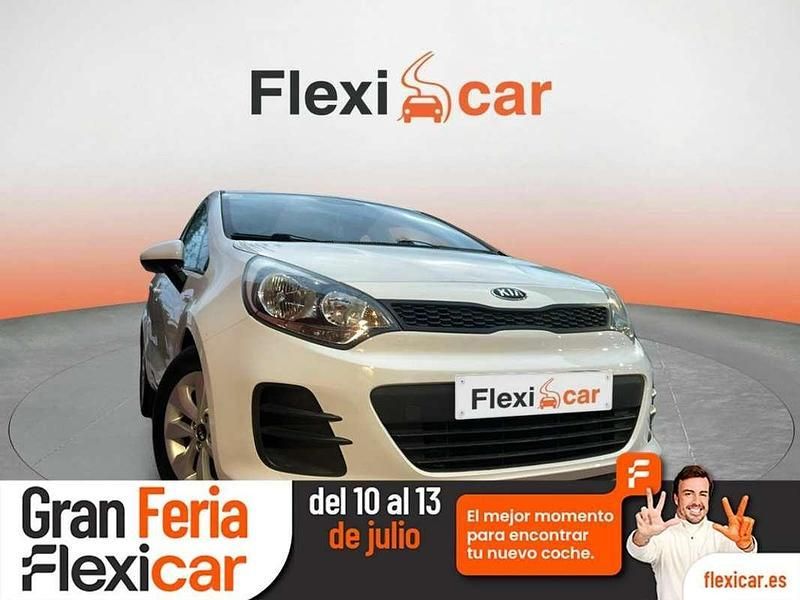 Blanco Usado 2017 Kia Rio Utilitario | 9490 € (Buen precio) - Imagen 1/4