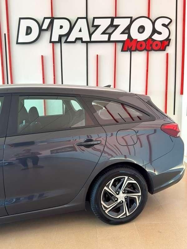 Usado Hyundai i30 116 CV (85 kW) 2022 Gris Familiar