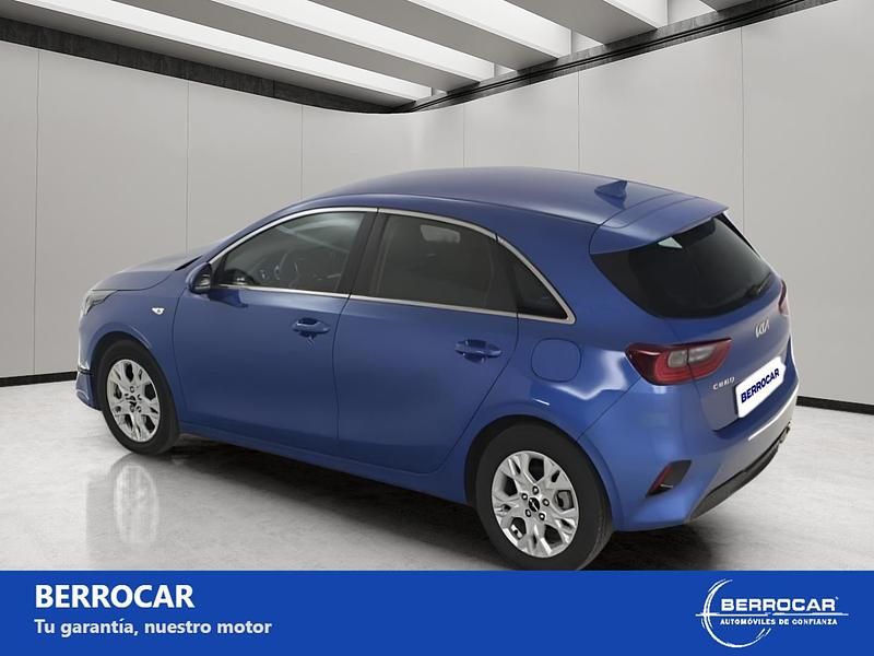 Usado Kia Ceed 120 CV (88 kW) 2024 Azul Utilitario