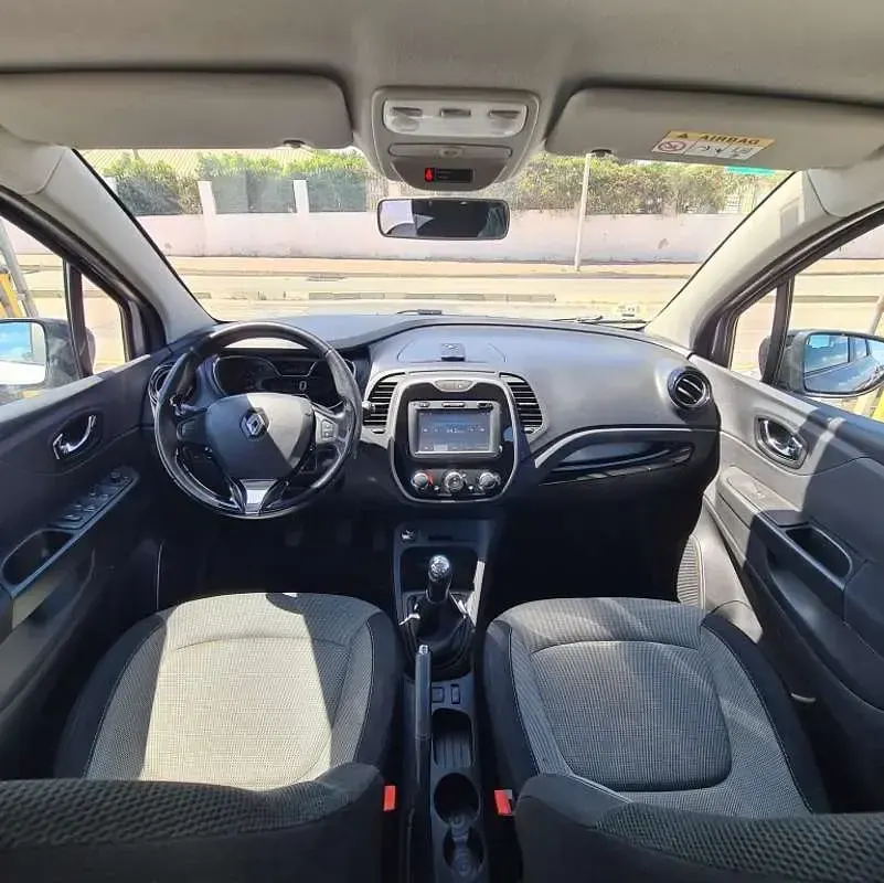 Usado Renault Captur Life 90 CV (66 kW) 2015 Gris SUV