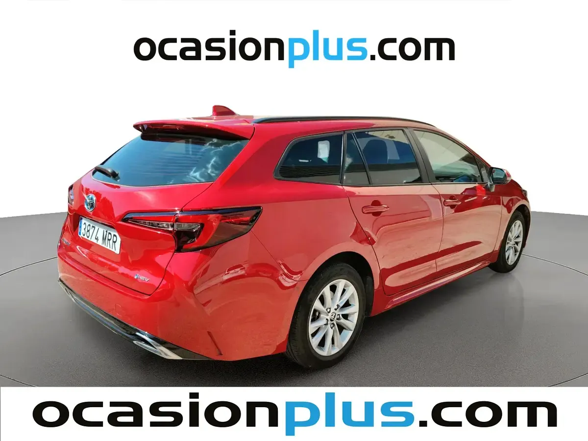 Usado Toyota Corolla Active 140 CV (102 kW) 2024 Rojo Monovolumen