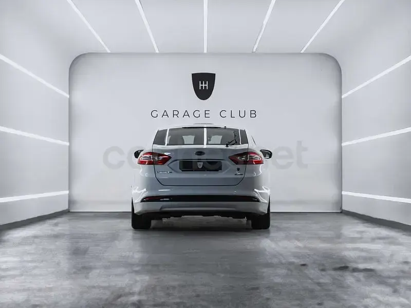 Usado Ford Mondeo Titanium 160 CV (117 kW) 2016 Blanco Berlina