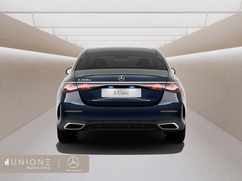 Nuevo Mercedes E220 194 CV (142 kW) 2025 Azul Berlina