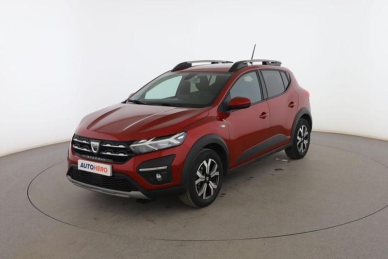 Rojo Usado 2021 Dacia Sandero Comfort Utilitario | 14.399 € (Un poco caro) - Imagen 1/3
