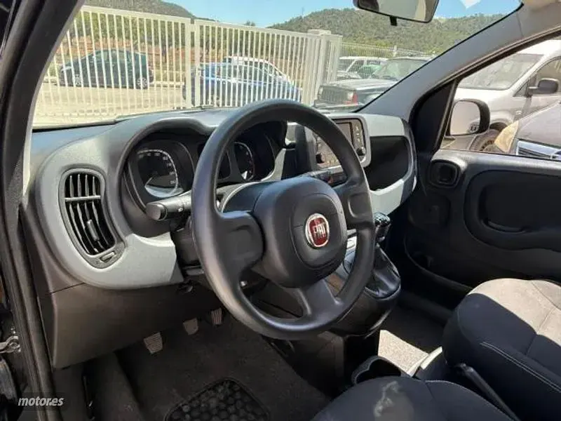 Usado Fiat Panda 70 CV (51 kW) 2023 Negro Utilitario