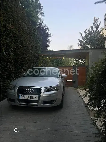 Usado Audi A3 Sportback Attraction 140 CV (102 kW) 2005 Gris / plata Utilitario