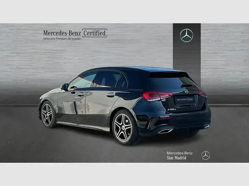 Usado Mercedes A180 116 CV (85 kW) 2022 Negro Berlina