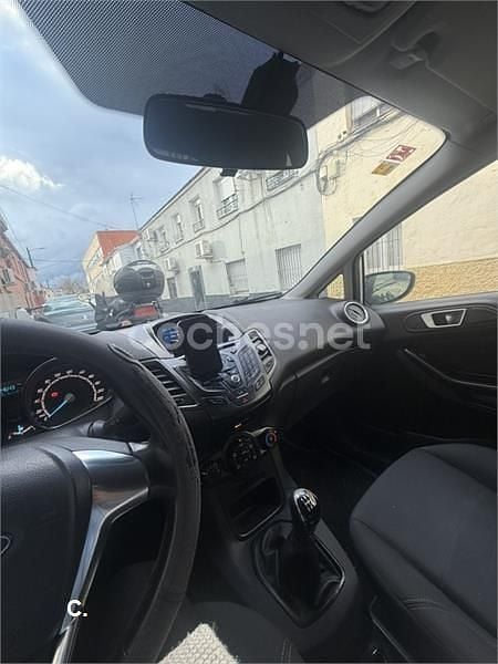 Gris / plata Usado 2016 Ford Fiesta Trend Utilitario | 6000 € (Buen precio) - Imagen 1/1