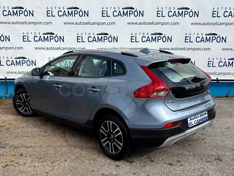 Usado Volvo V40 CC Momentum 120 CV (88 kW) 2016 Gris / plata Familiar
