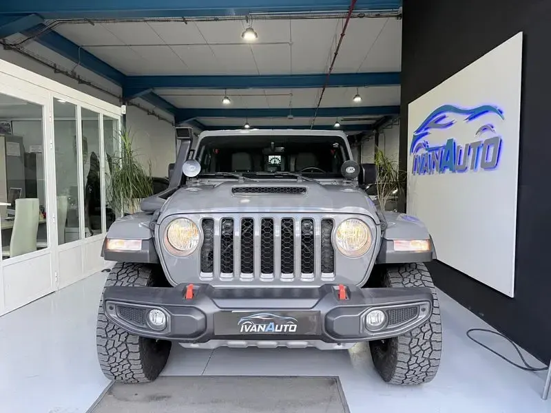 Usado Jeep Gladiator Overland 264 CV (194 kW) 2022 Gris / plata Pickup/Camioneta