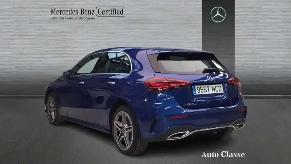 Usado Mercedes A250 218 CV (160 kW) 2025 Azul Berlina