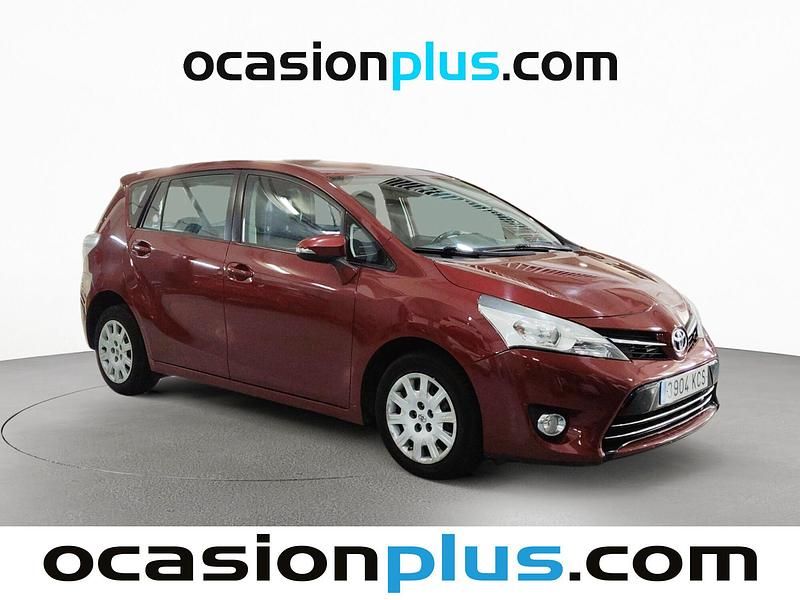 Usado Toyota Verso Business Edition 112 CV (82 kW) 2017 Rojo Monovolumen