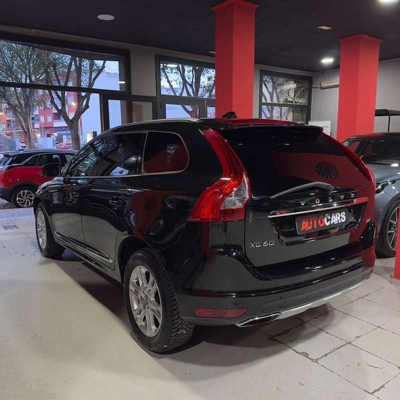 Usado Volvo XC60 Momentum 190 CV (139 kW) 2017 Negro SUV