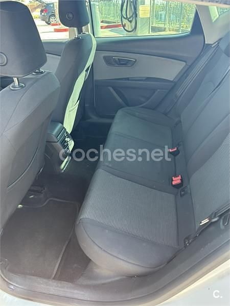 Usado Seat Leon Style 110 CV (80 kW) 2017 Blanco Berlina