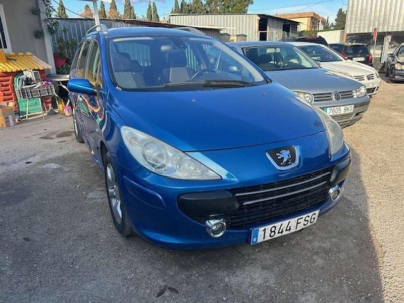 Usado Peugeot 307 110 CV (80 kW) 2007 Azul Familiar